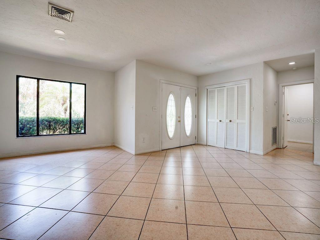 Image 8 of 24 For 5 Nottingham Way