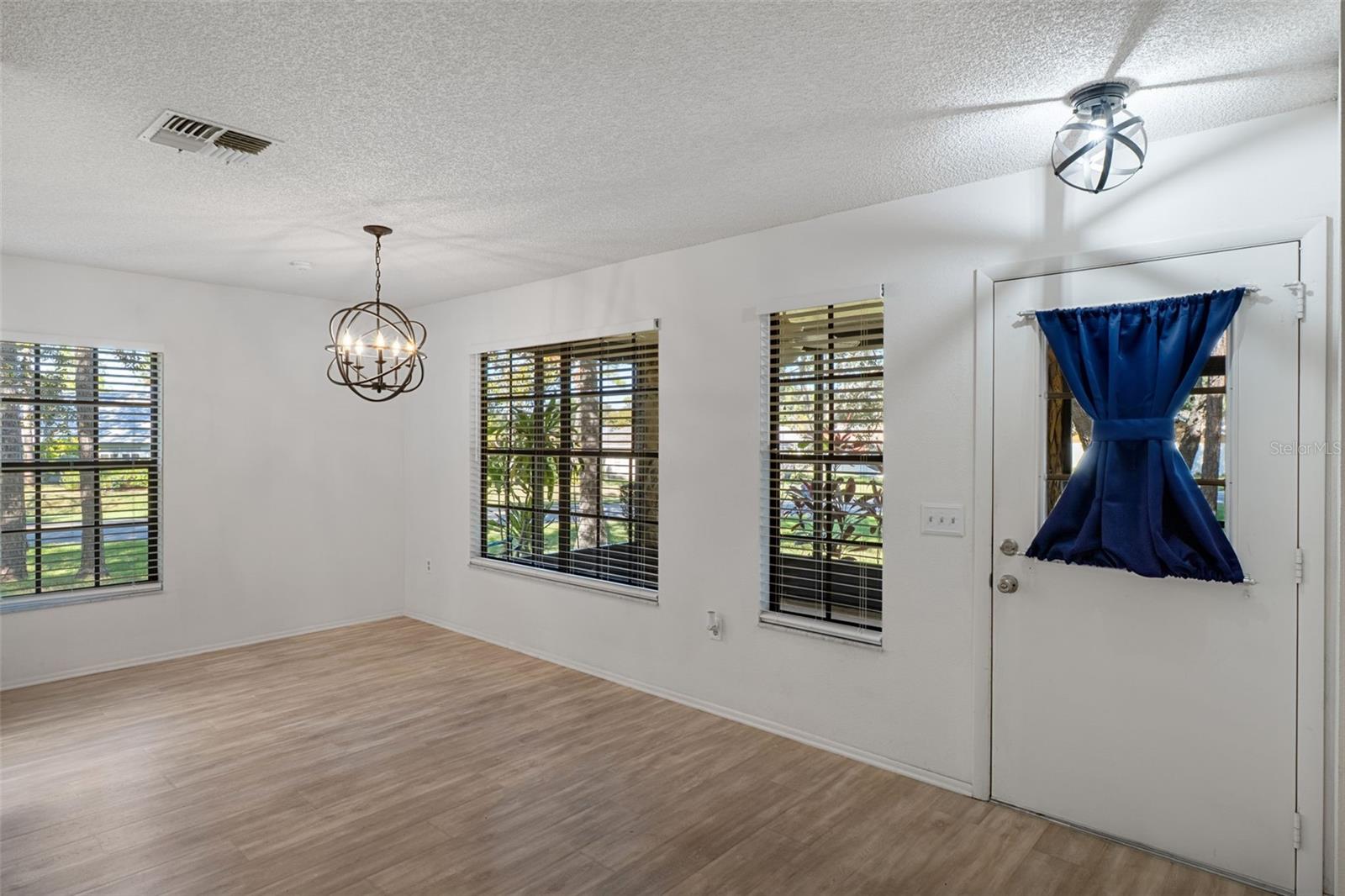 Image 11 of 76 For 2129 Point O Woods Court