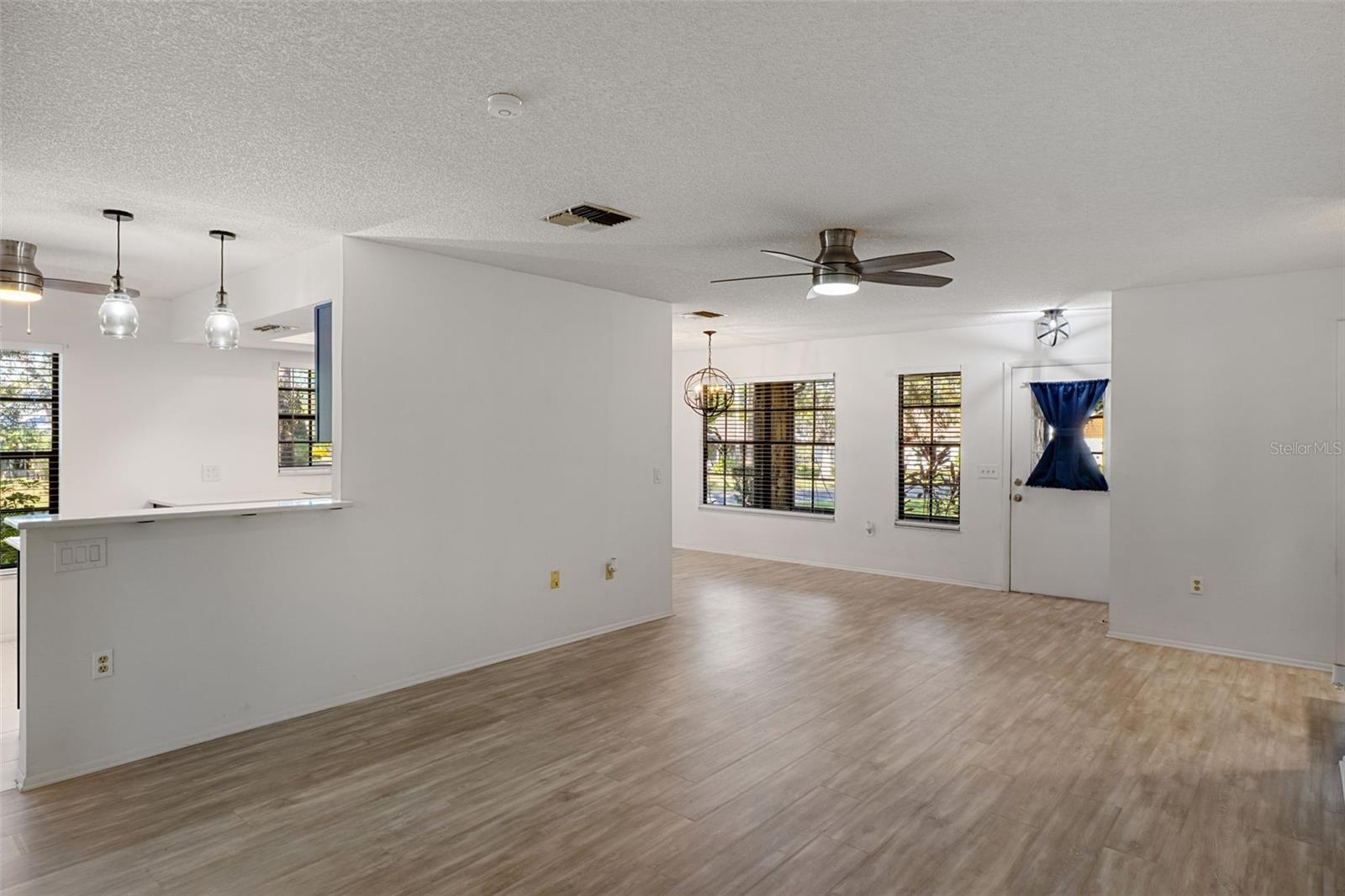 Image 13 of 76 For 2129 Point O Woods Court