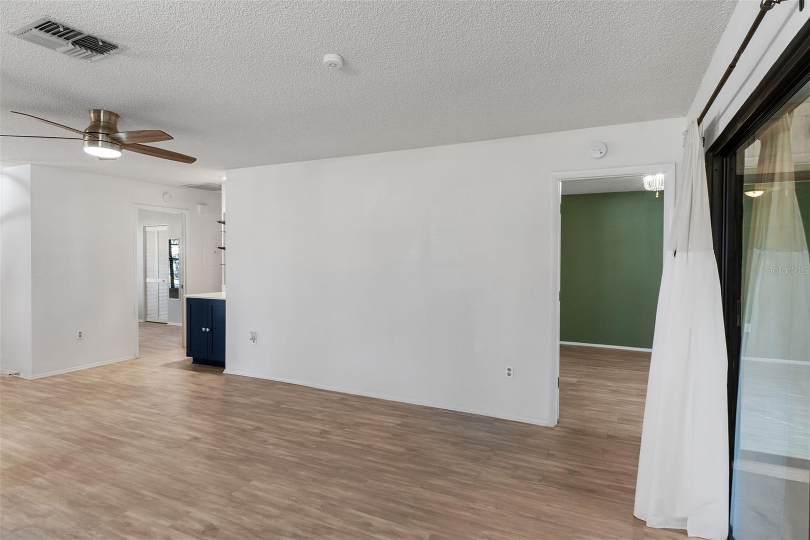 Image 14 of 76 For 2129 Point O Woods Court