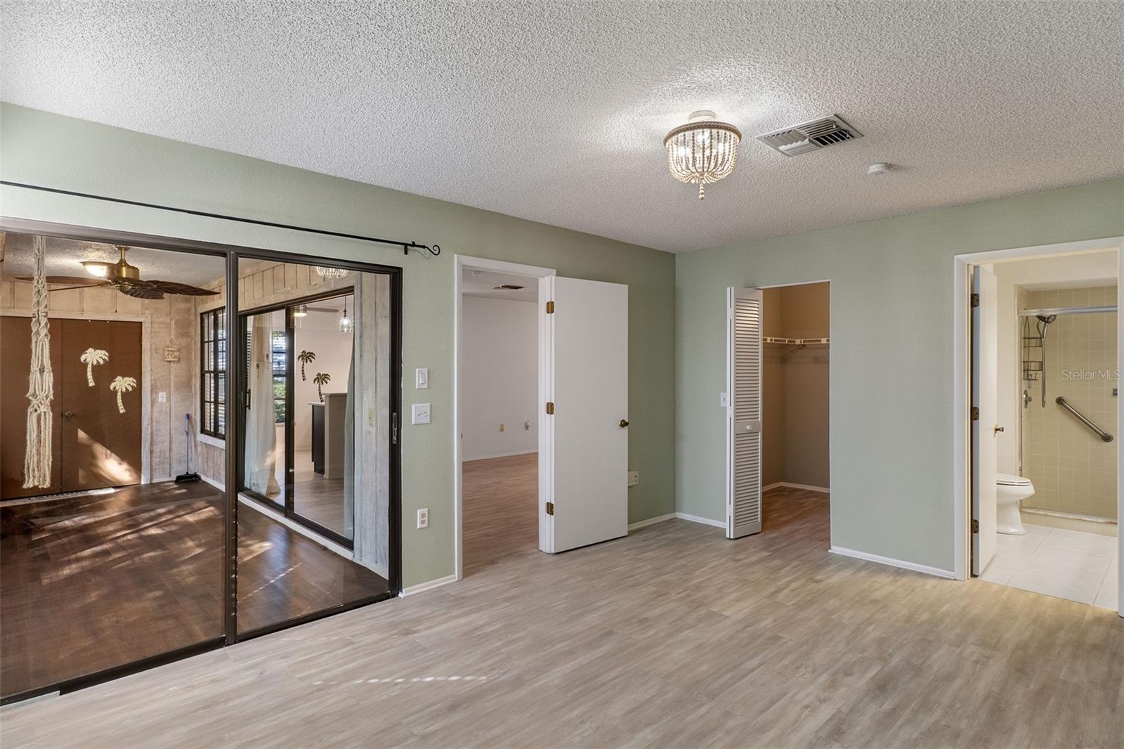 Image 17 of 76 For 2129 Point O Woods Court