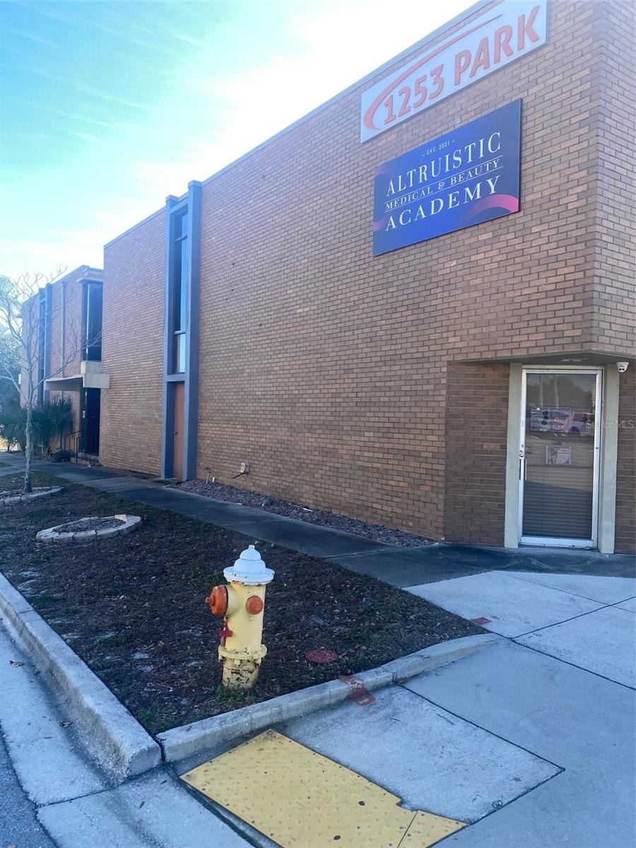 Image 5 of 13 For 1253 Park Street