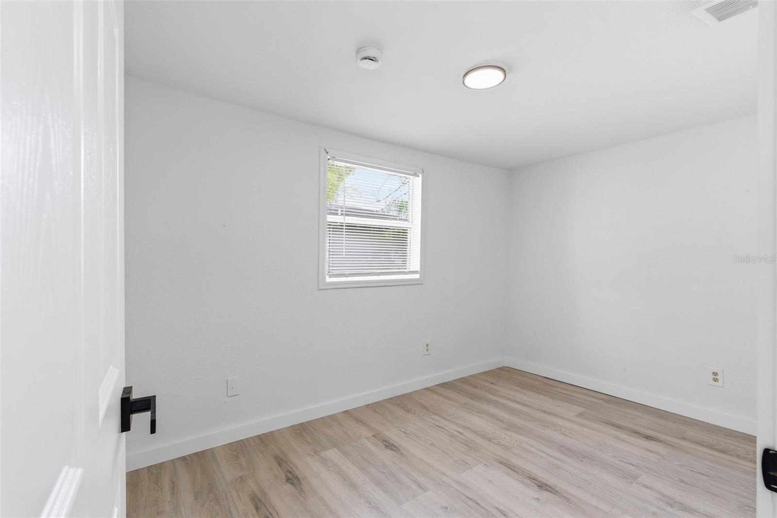 Image 21 of 29 For 4603 Webster Street