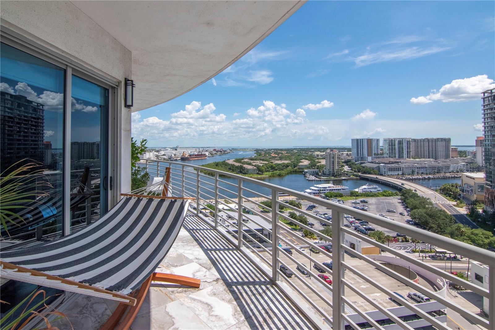 Image 54 of 80 For 1209 Cumberland Avenue 1701