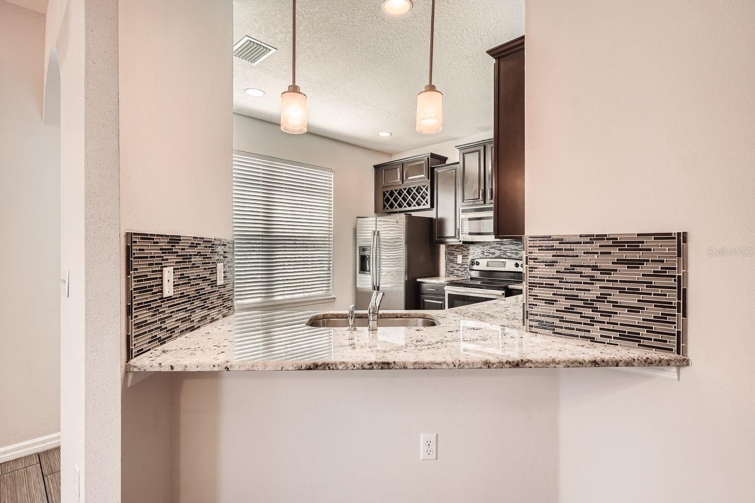 Image 17 of 43 For 7001 Interbay Boulevard 101