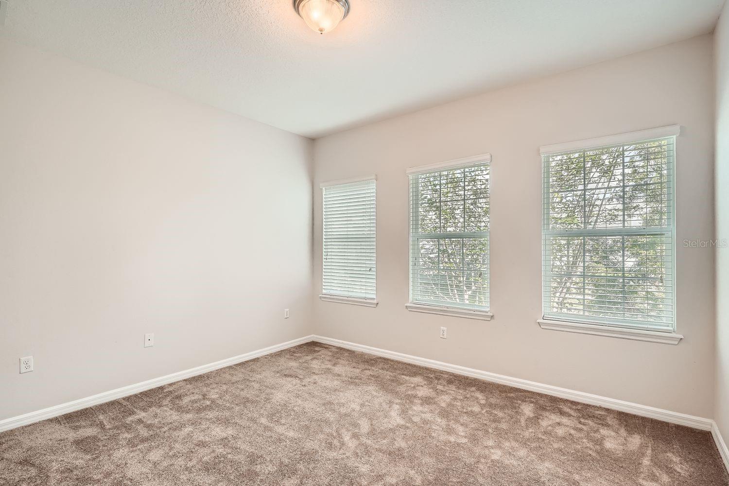 Image 22 of 43 For 7001 Interbay Boulevard 101