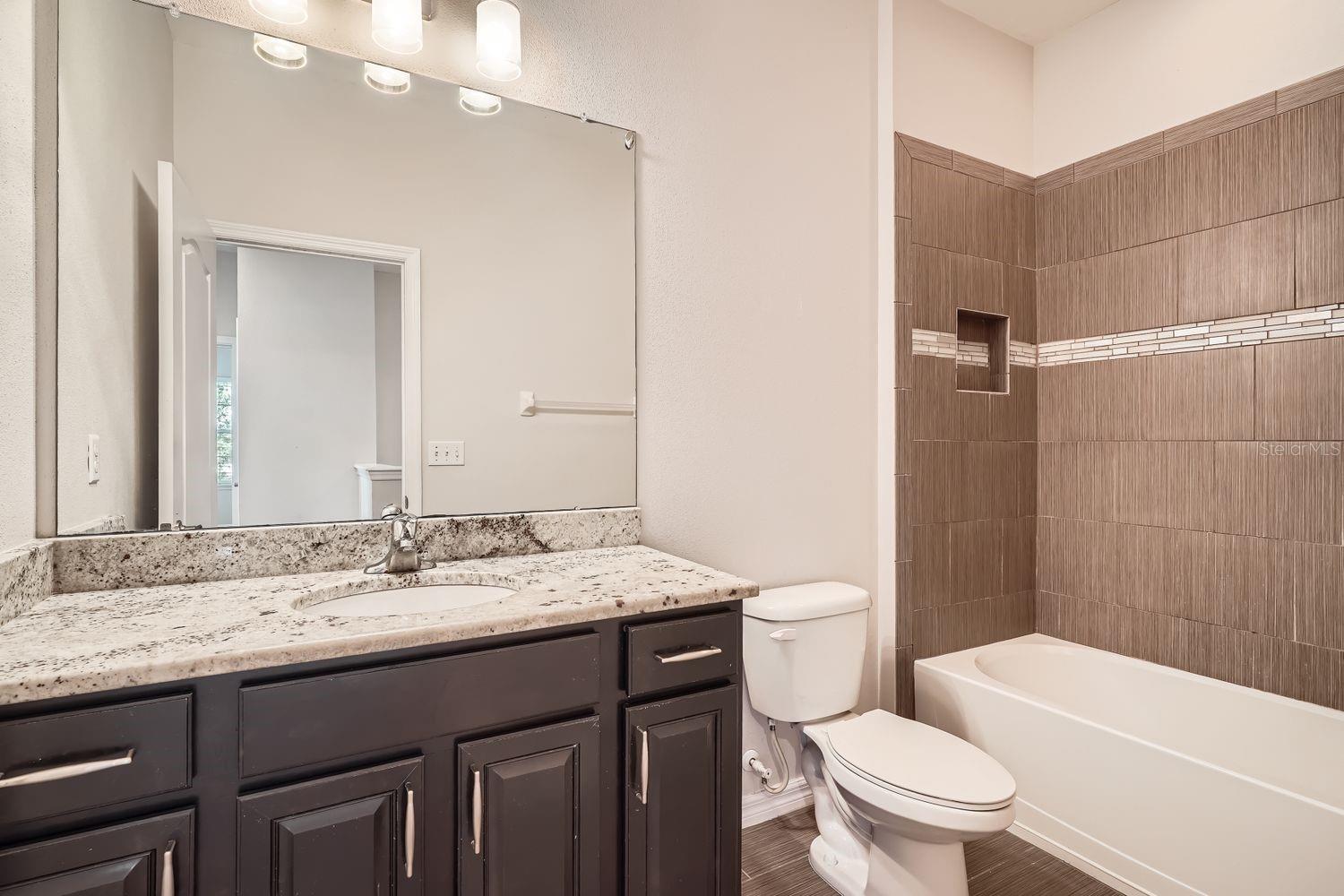 Image 29 of 43 For 7001 Interbay Boulevard 101