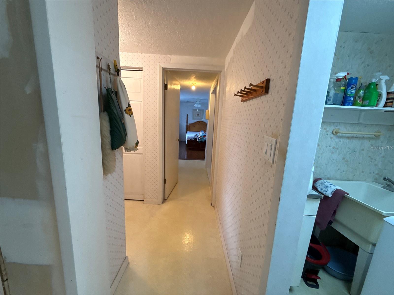 Image 10 of 36 For 5770 Chipola Circle