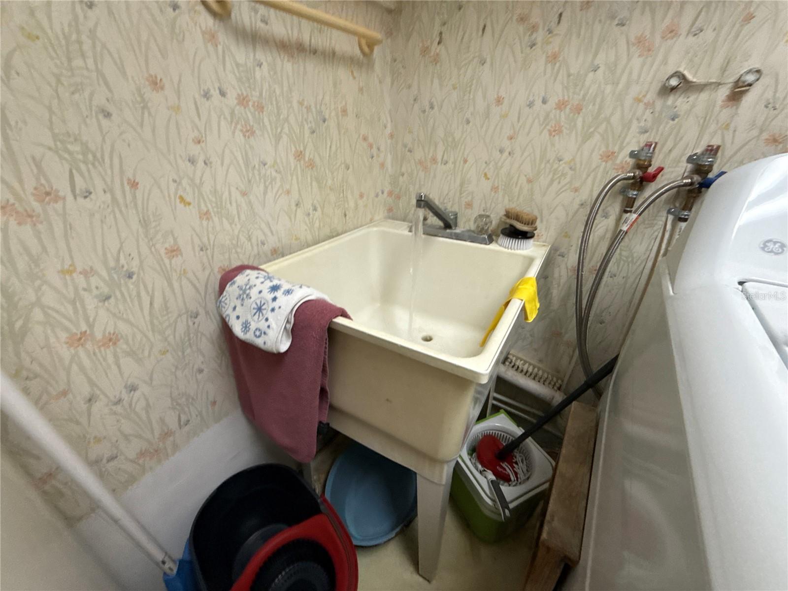 Image 12 of 36 For 5770 Chipola Circle