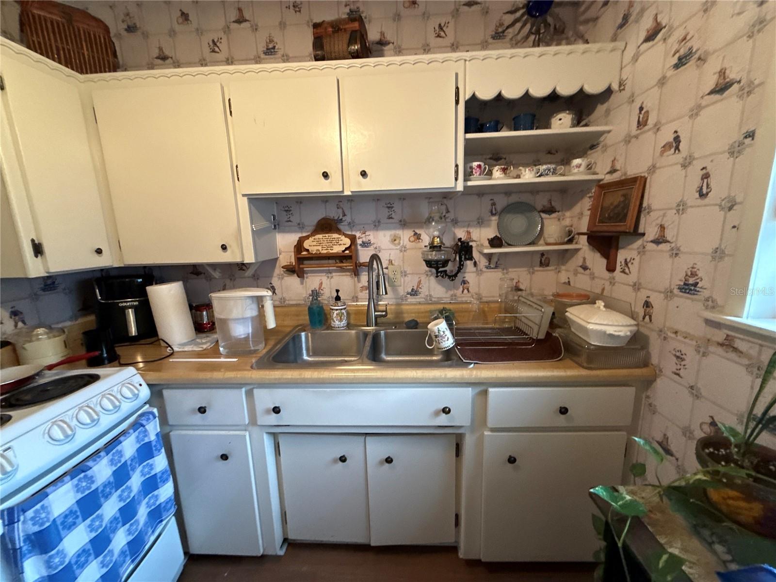 Image 15 of 36 For 5770 Chipola Circle