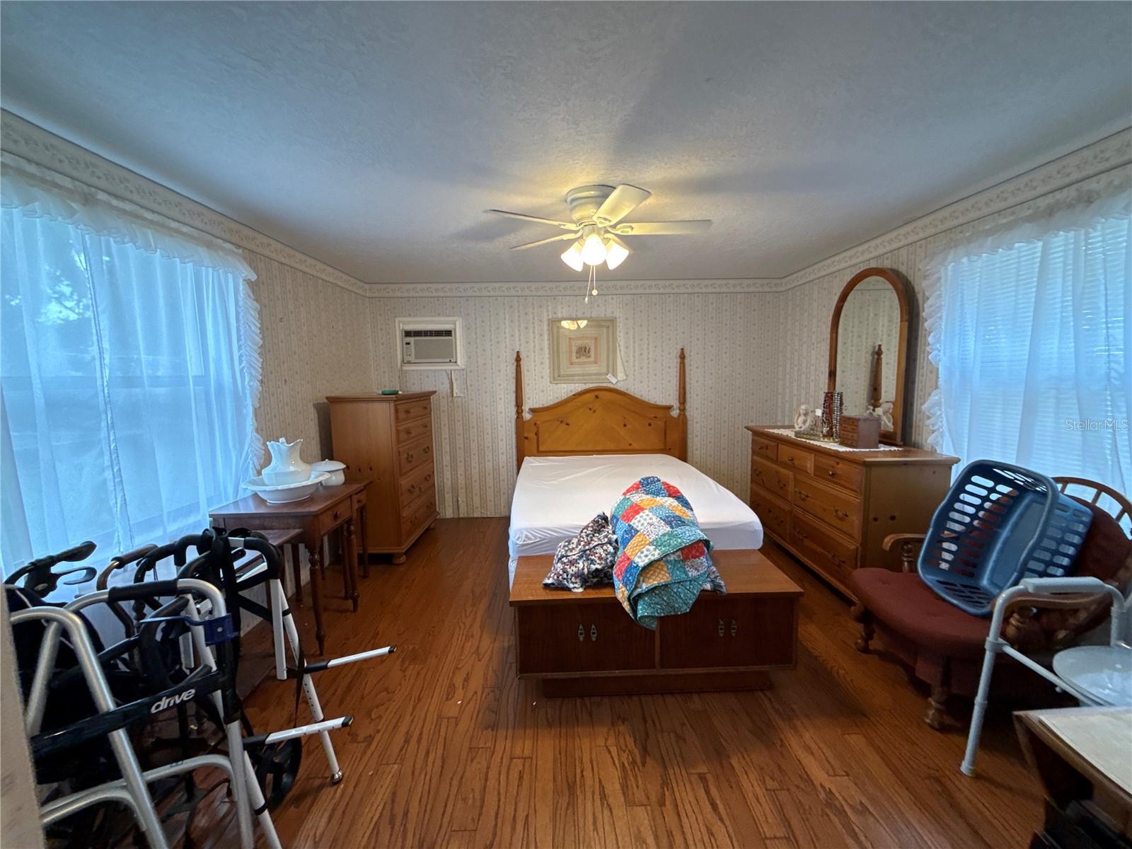 Image 22 of 36 For 5770 Chipola Circle