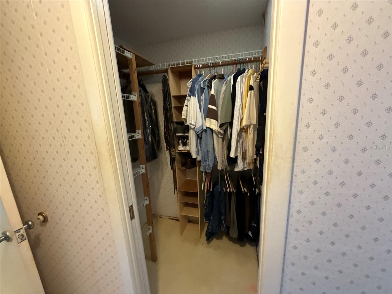 Image 23 of 36 For 5770 Chipola Circle