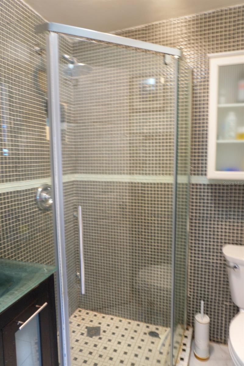 Image 12 of 21 For 11645 Oxford Street