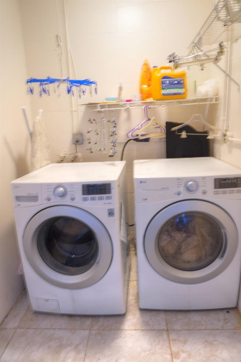 Image 14 of 21 For 11645 Oxford Street