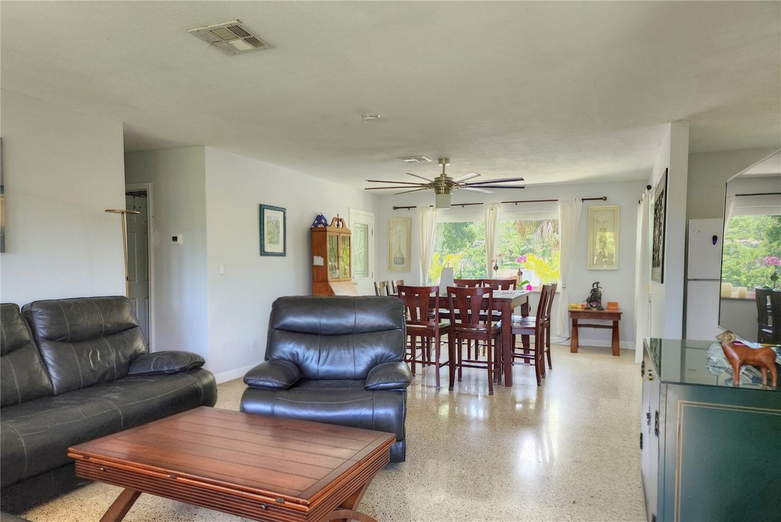 Image 4 of 21 For 11645 Oxford Street