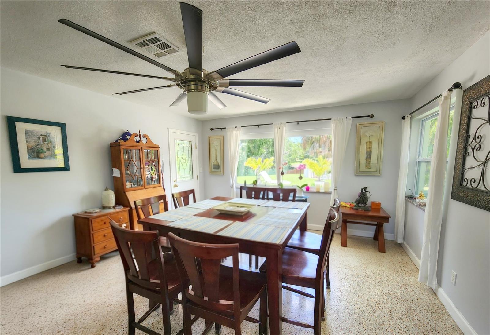 Image 5 of 21 For 11645 Oxford Street