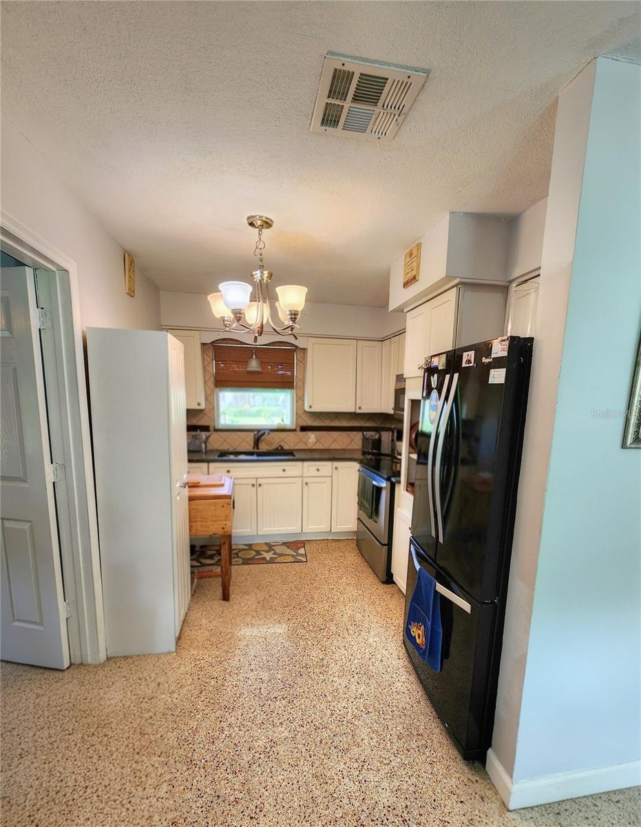 Image 6 of 21 For 11645 Oxford Street