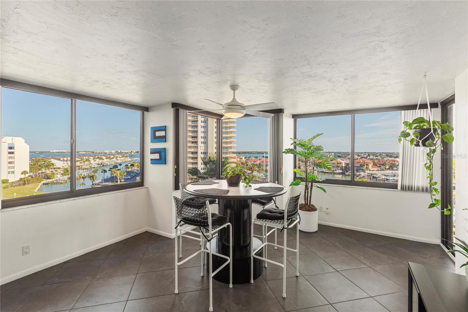 Listing photo id 12 for 1600 Gulf Boulevard 617
