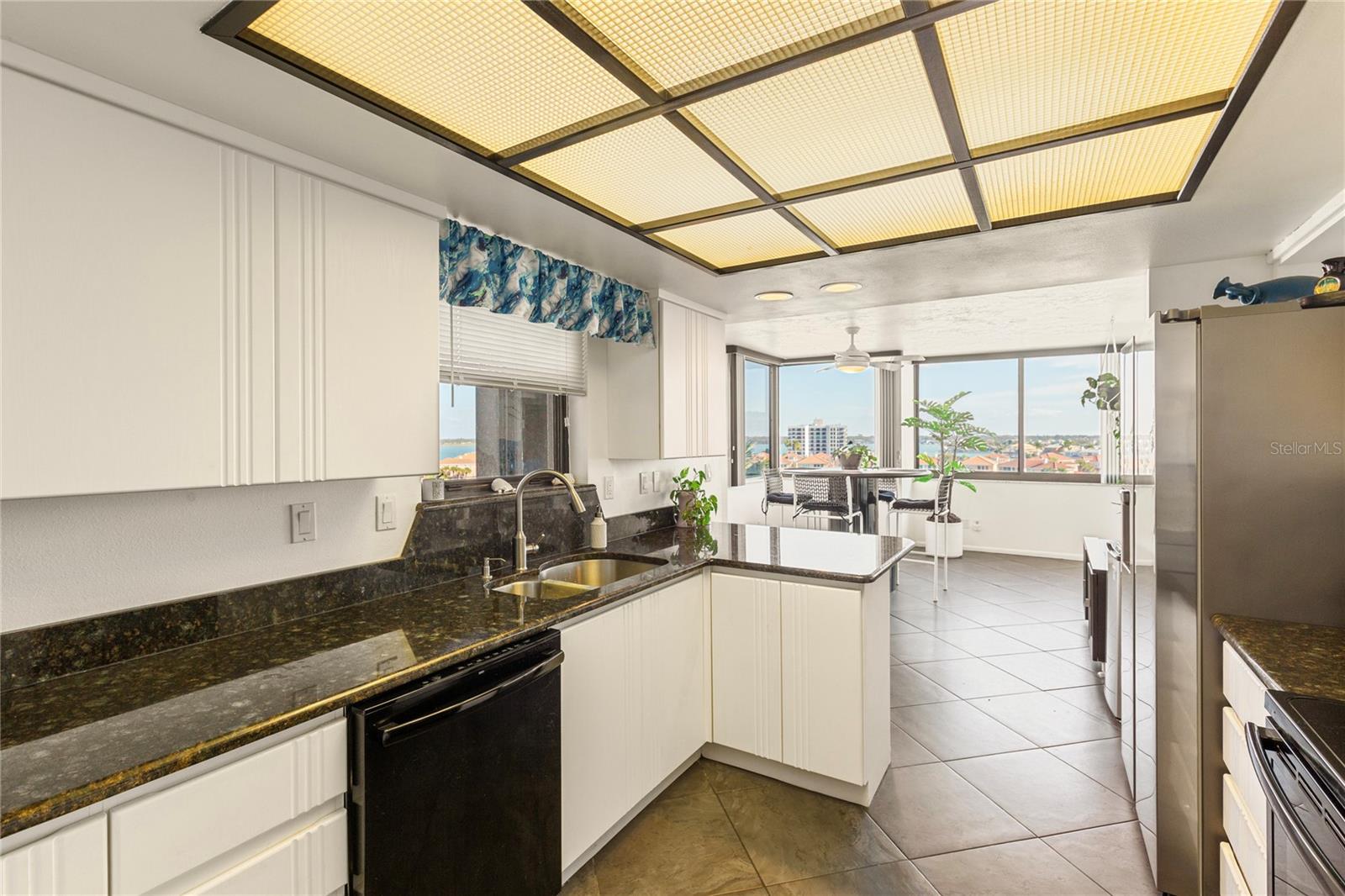 Listing photo id 20 for 1600 Gulf Boulevard 617