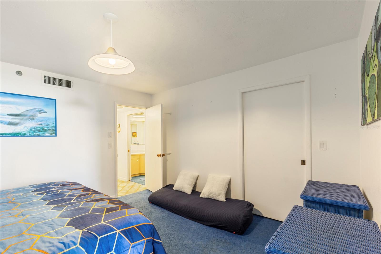 Listing photo id 35 for 1600 Gulf Boulevard 617