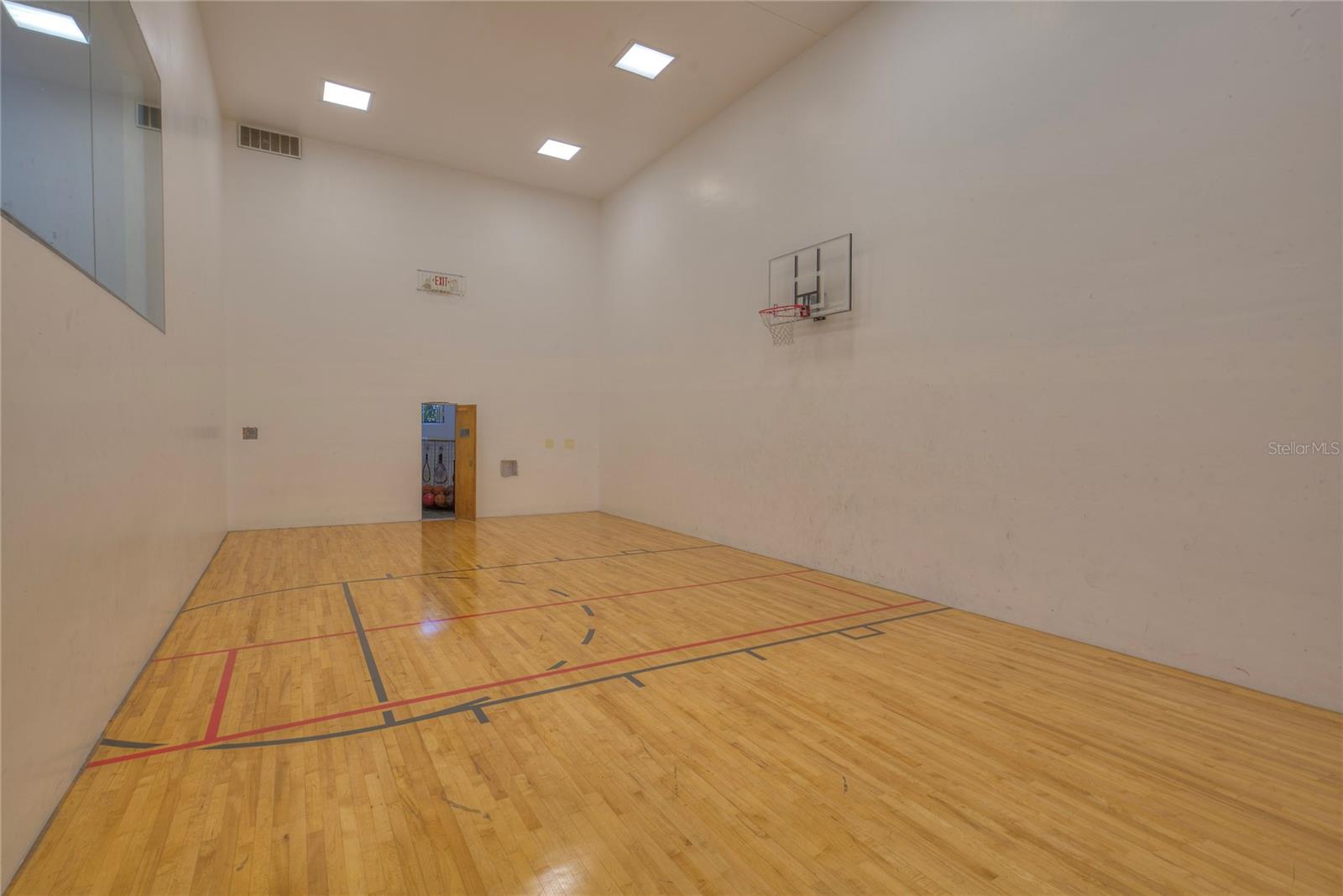 Listing photo id 46 for 1600 Gulf Boulevard 617