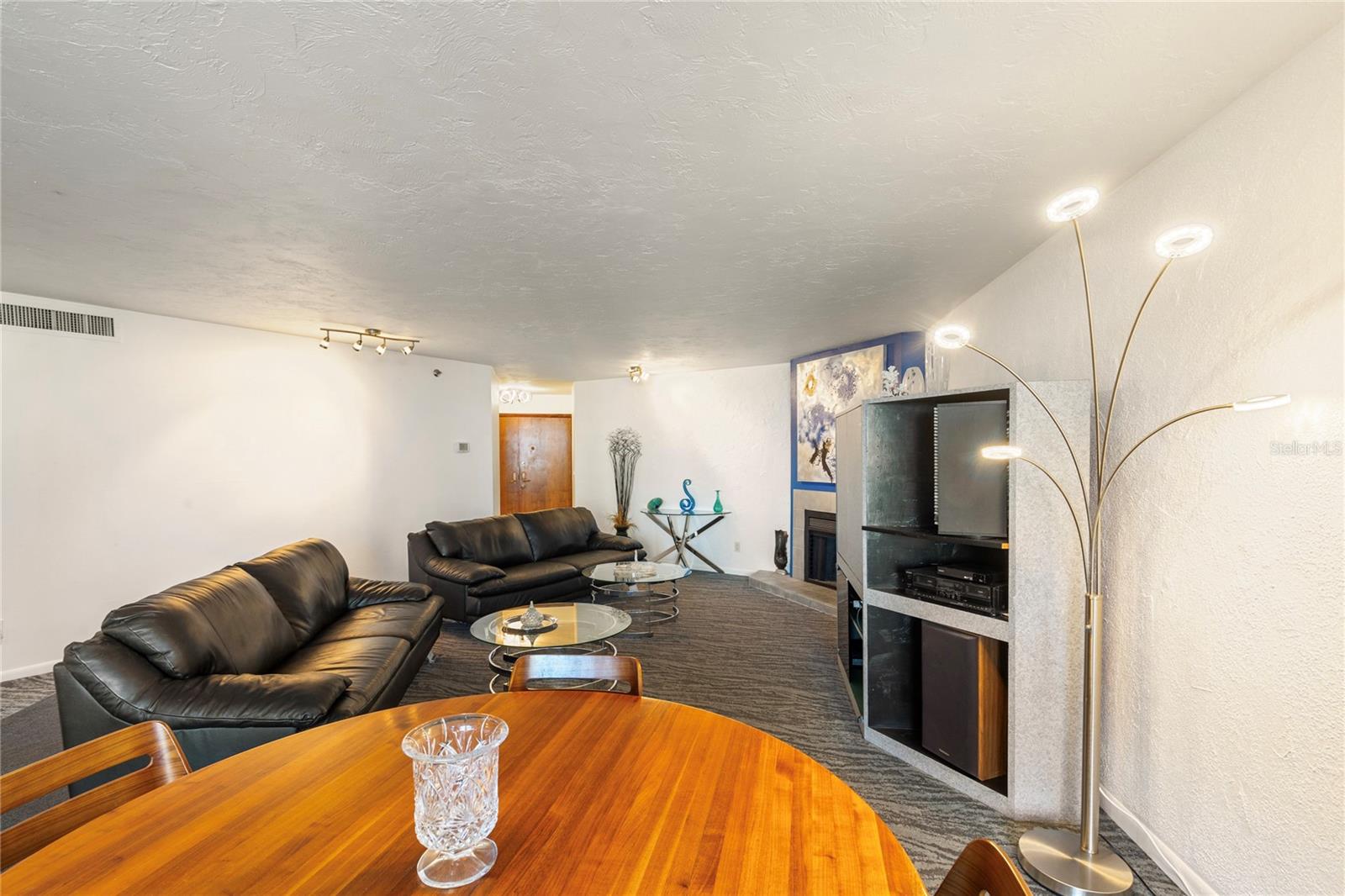 Listing photo id 7 for 1600 Gulf Boulevard 617