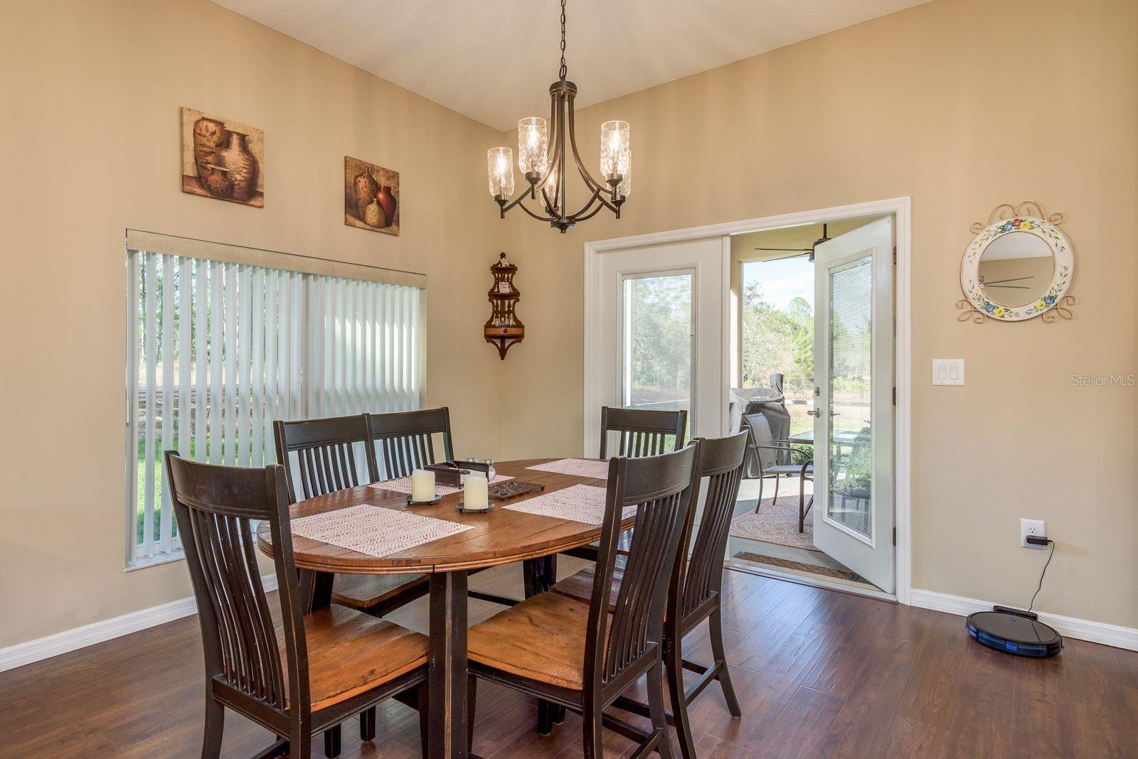 Image 11 of 43 For 12097 Thames Avenue