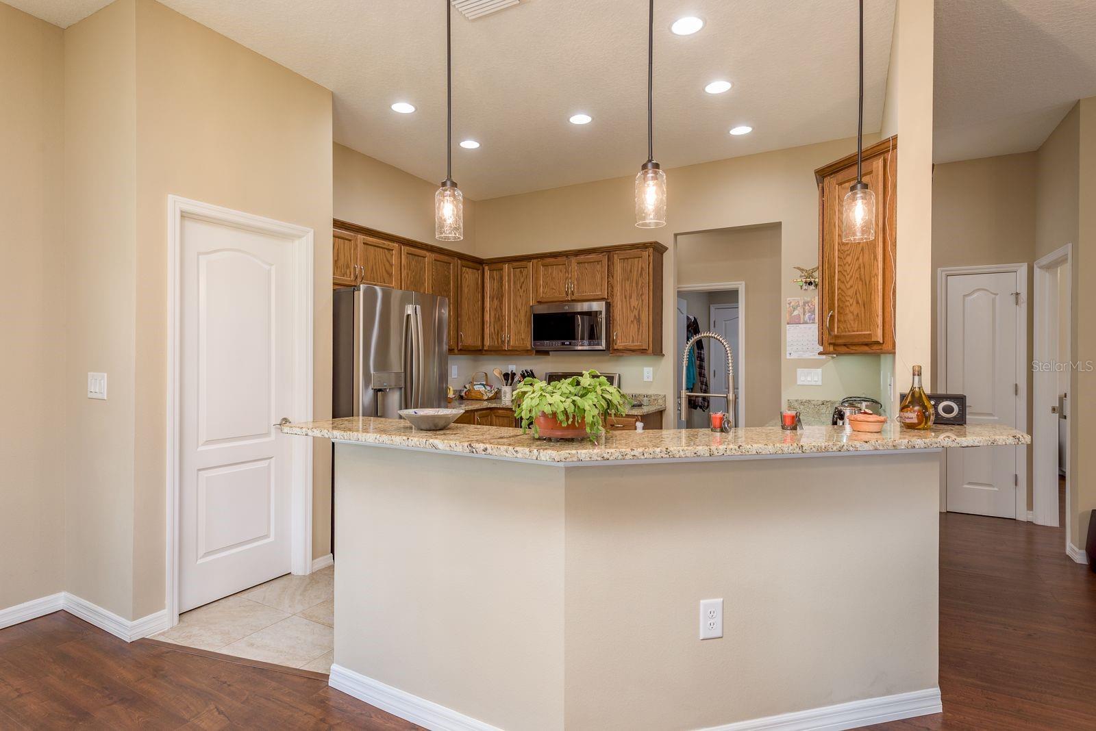 Image 12 of 43 For 12097 Thames Avenue