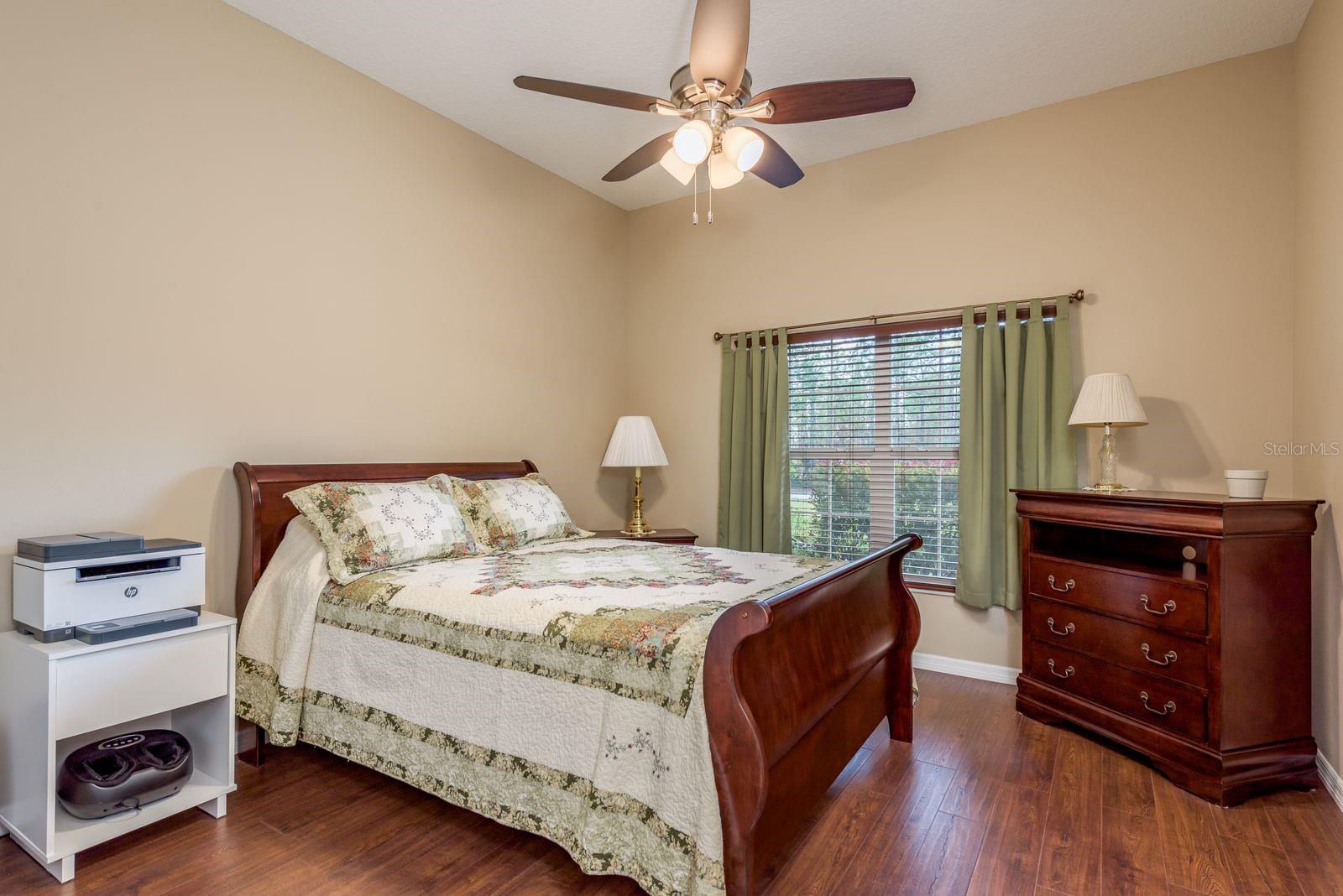 Image 21 of 43 For 12097 Thames Avenue