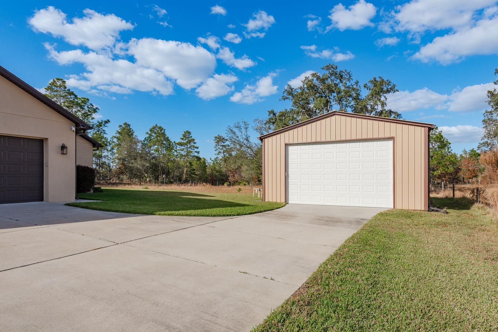 Image 31 of 43 For 12097 Thames Avenue