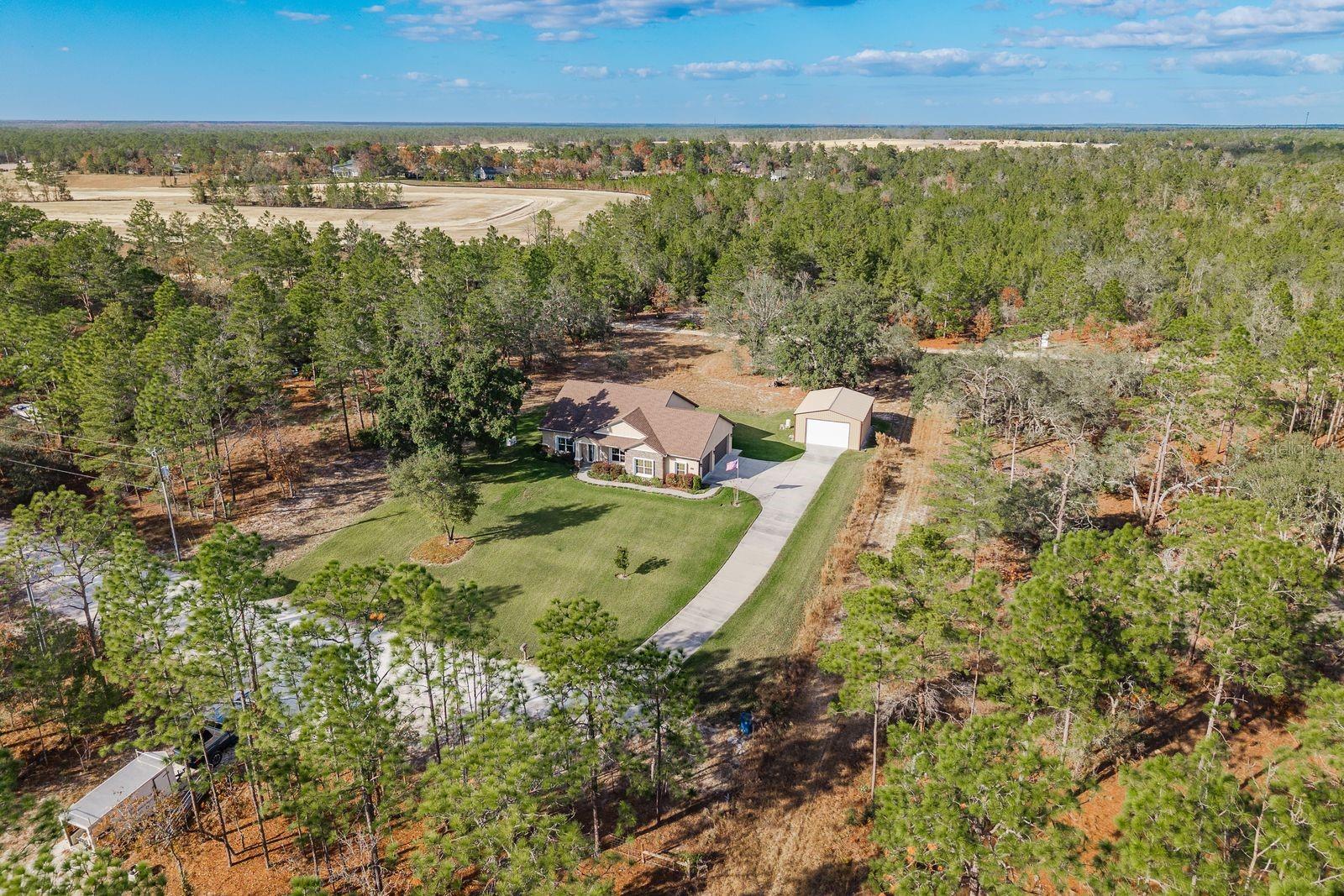 Image 37 of 43 For 12097 Thames Avenue