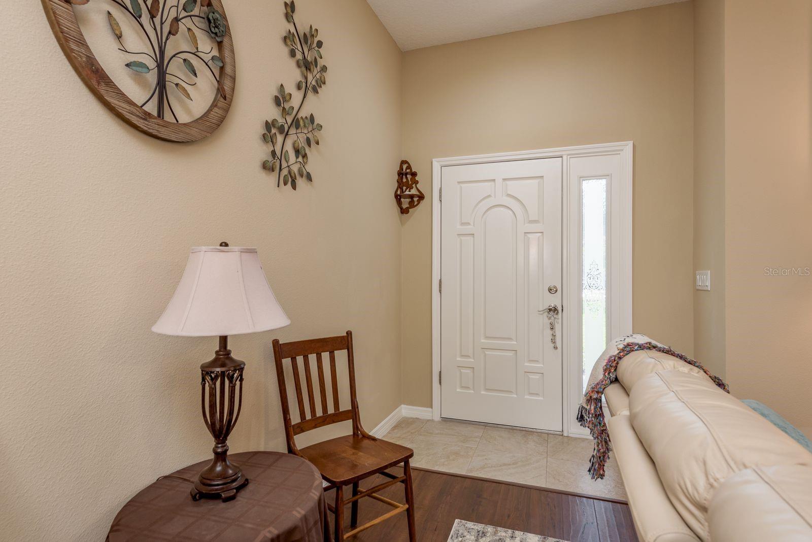 Image 6 of 43 For 12097 Thames Avenue