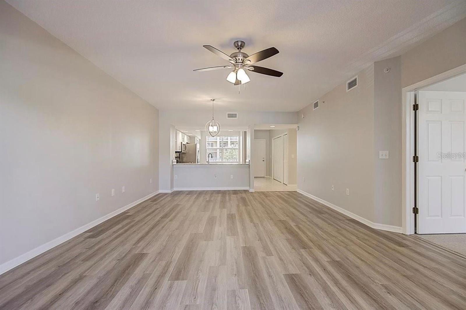 Image 4 of 11 For 960 Starkey Road 5102