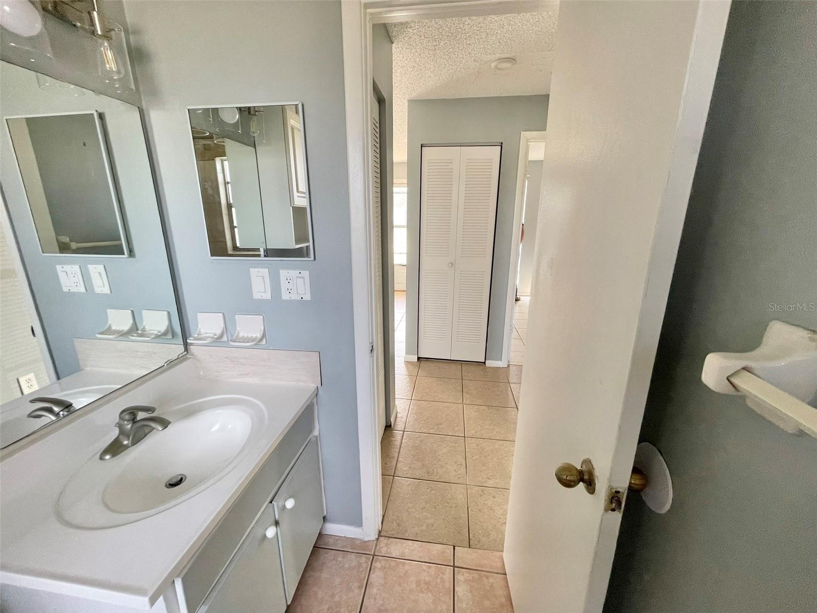 Image 21 of 37 For 3142 Ludlow Drive