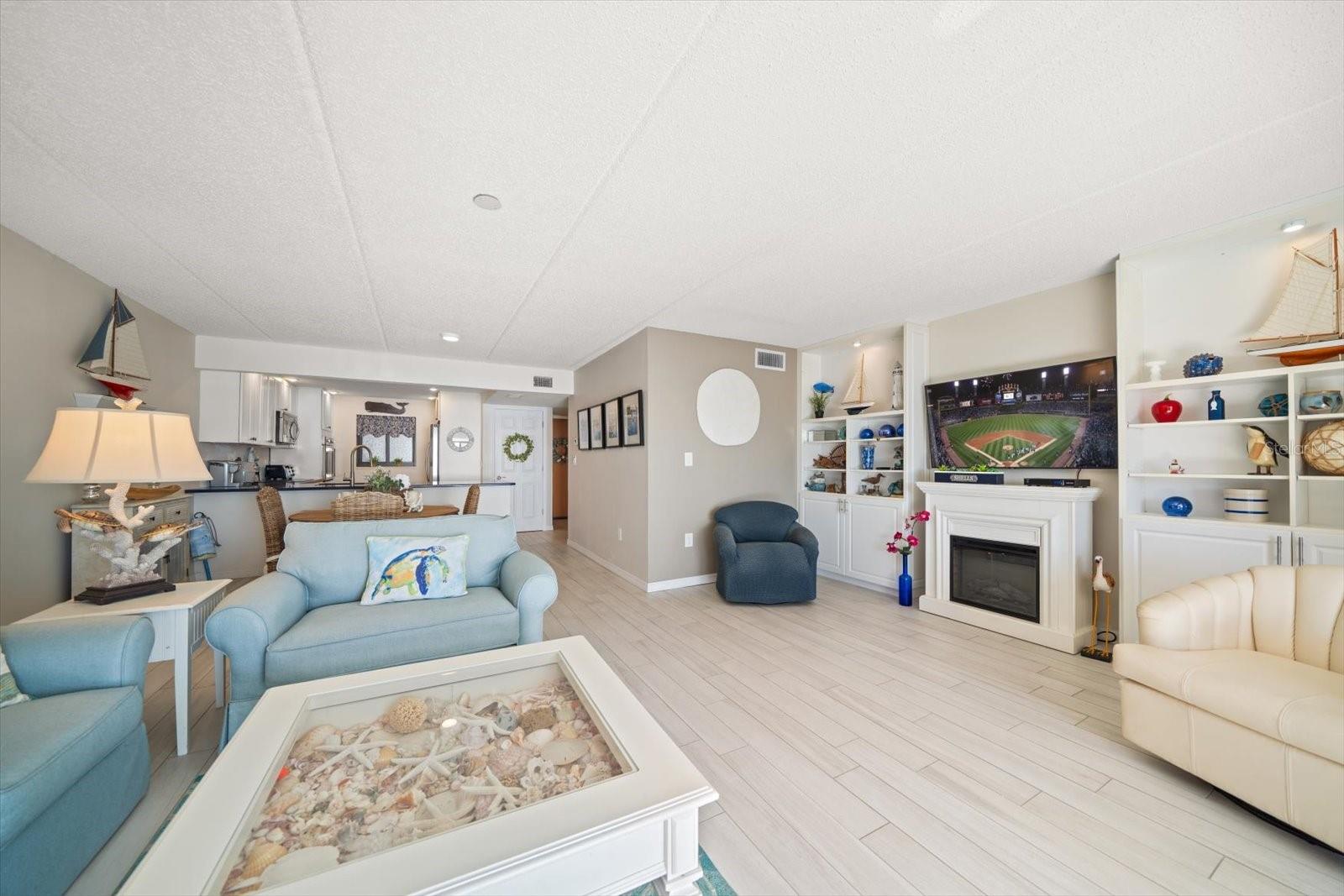 Image 13 of 33 For 825 Gulfview Boulevard 202