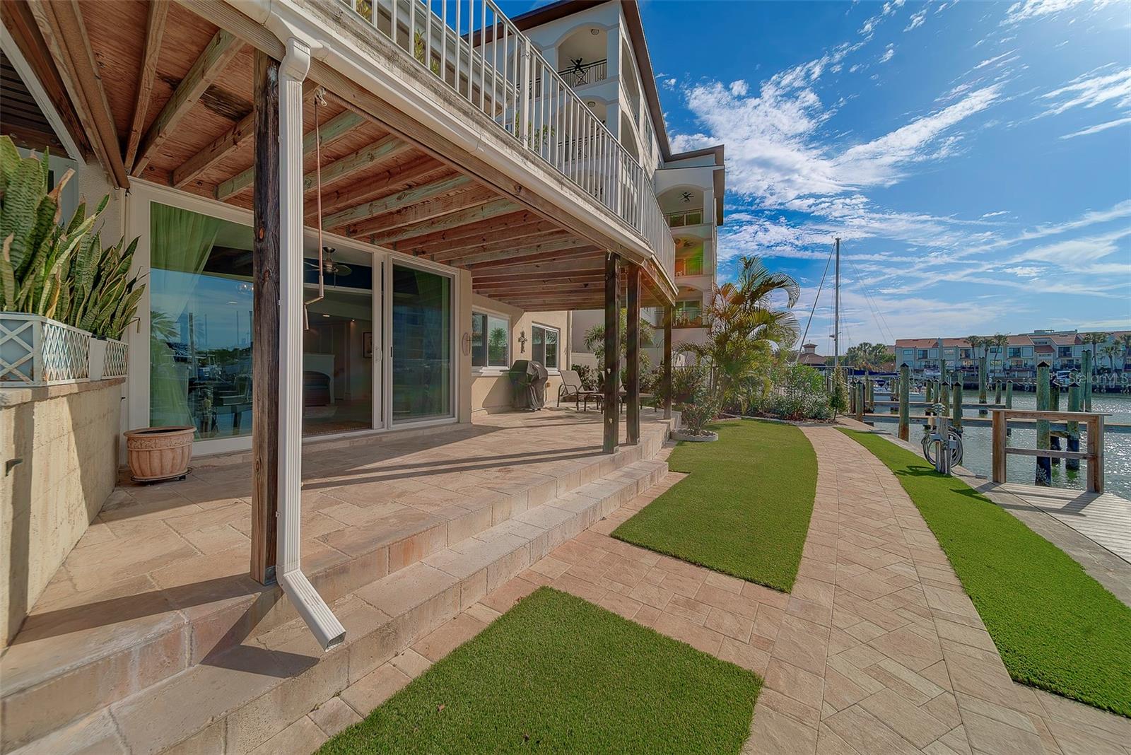 Image 18 of 49 For 205 Dolphin Point 1