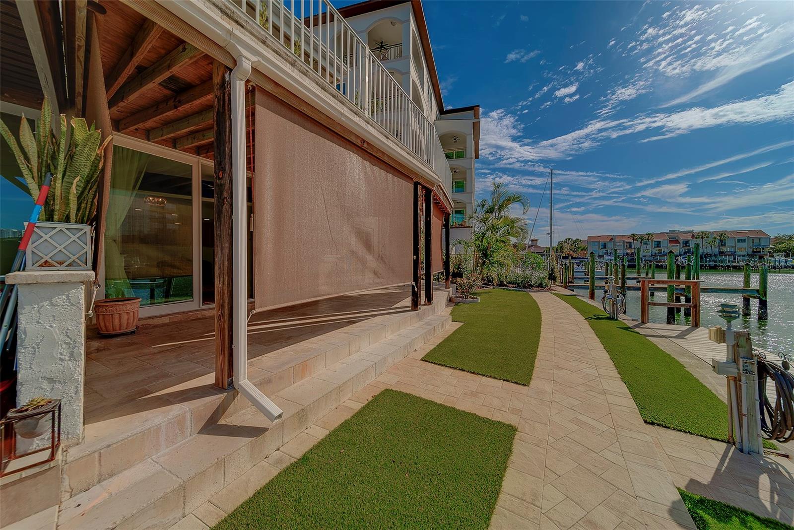 Image 19 of 49 For 205 Dolphin Point 1