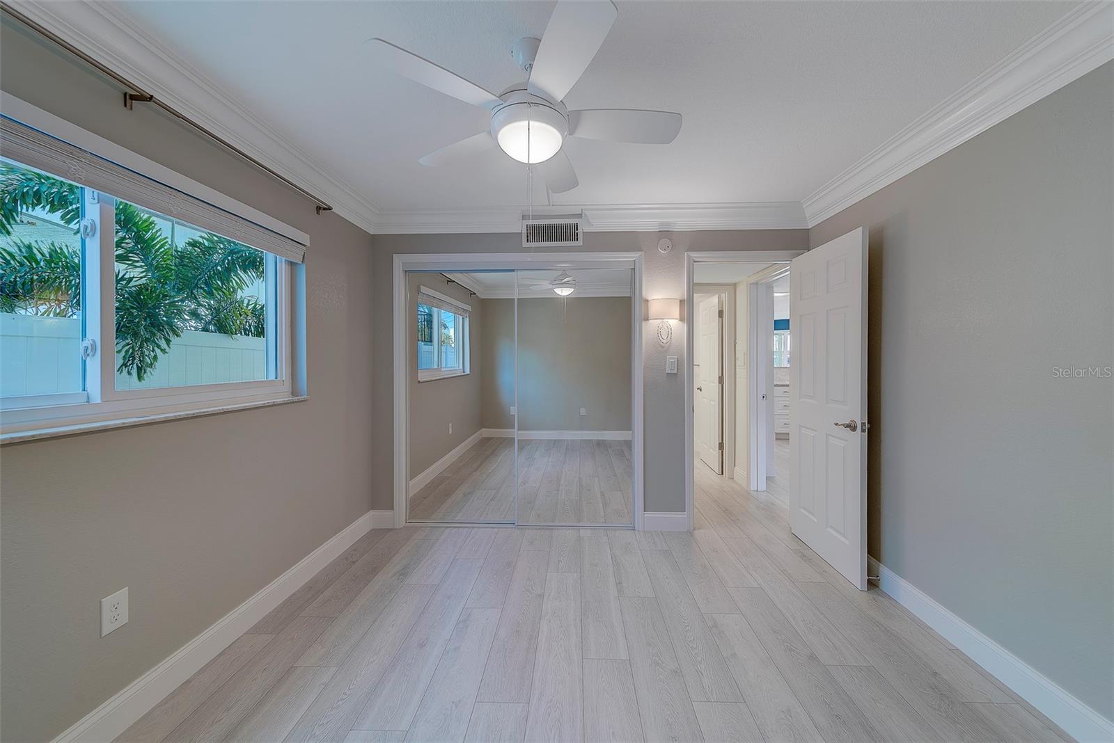 Image 28 of 49 For 205 Dolphin Point 1