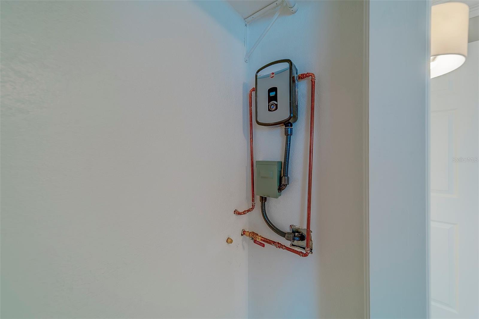 Image 29 of 49 For 205 Dolphin Point 1