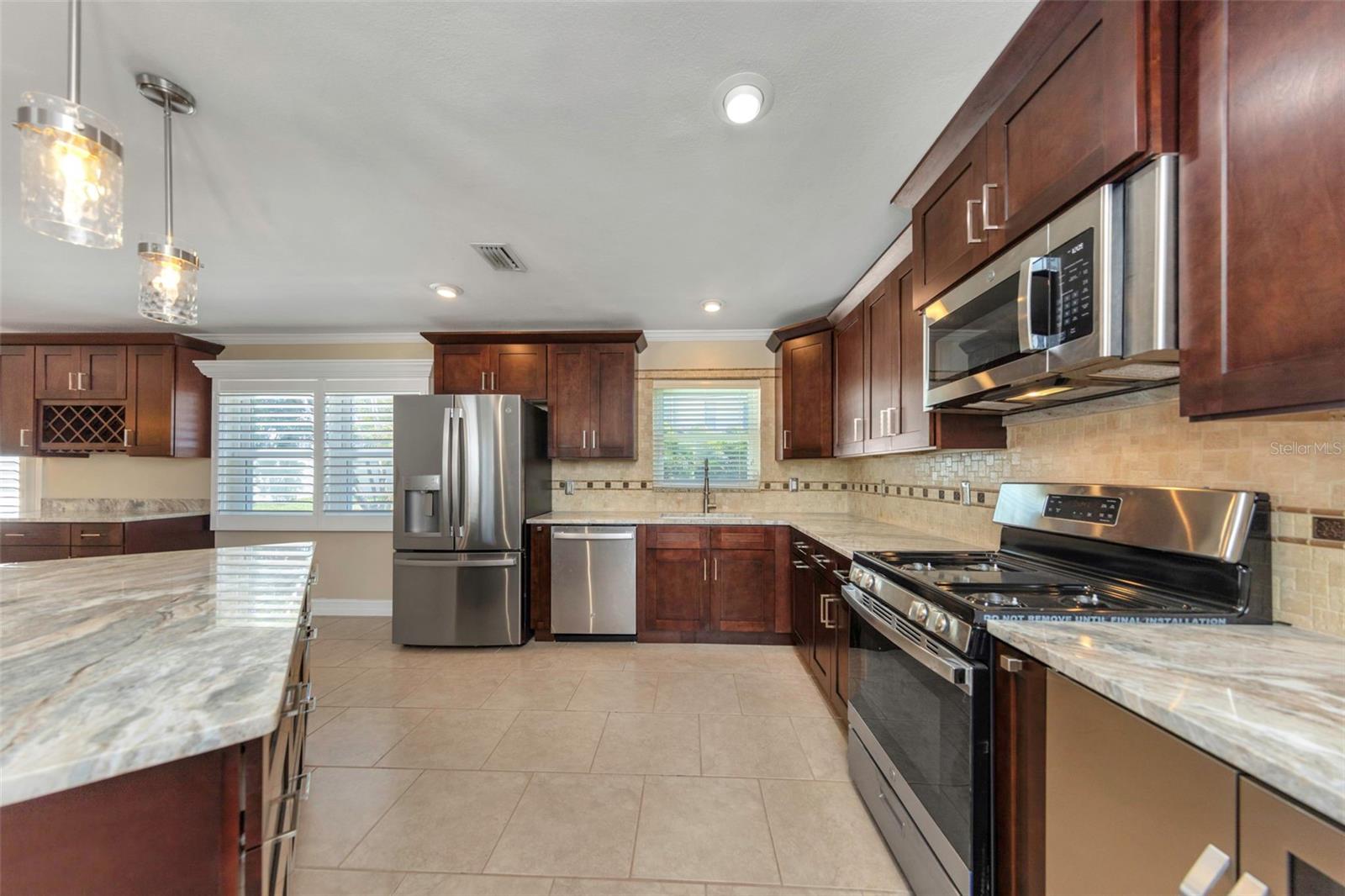 Image 13 of 90 For 3887 50th Avenue S