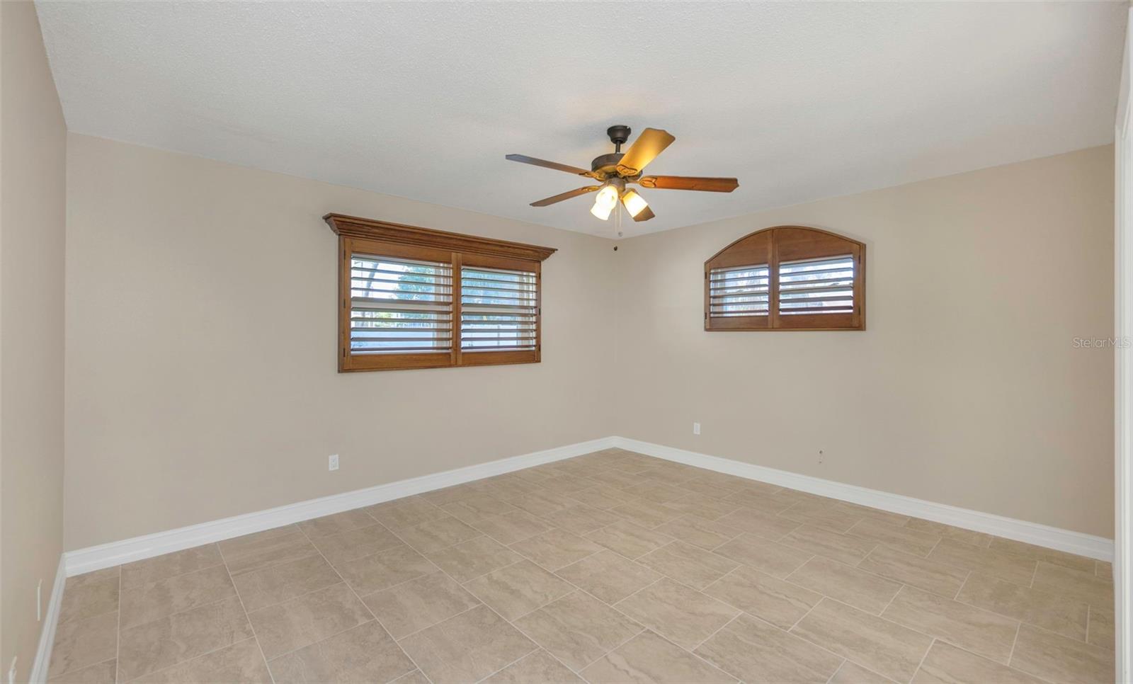 Image 25 of 90 For 3887 50th Avenue S