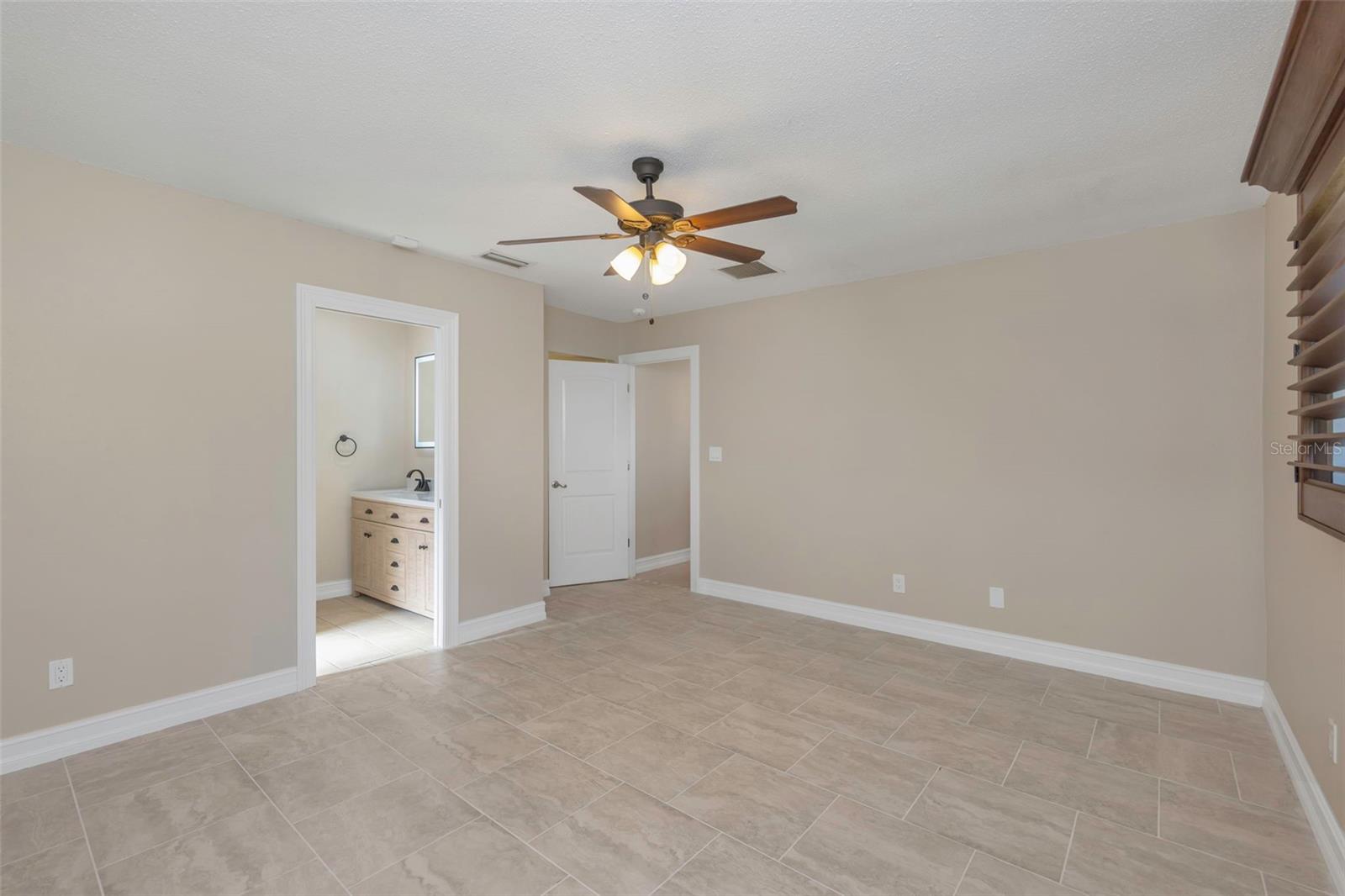 Image 27 of 90 For 3887 50th Avenue S