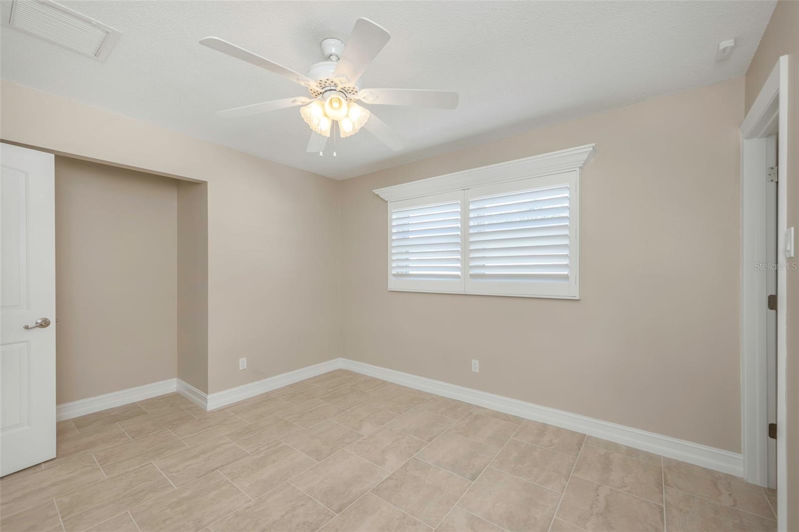 Image 34 of 90 For 3887 50th Avenue S