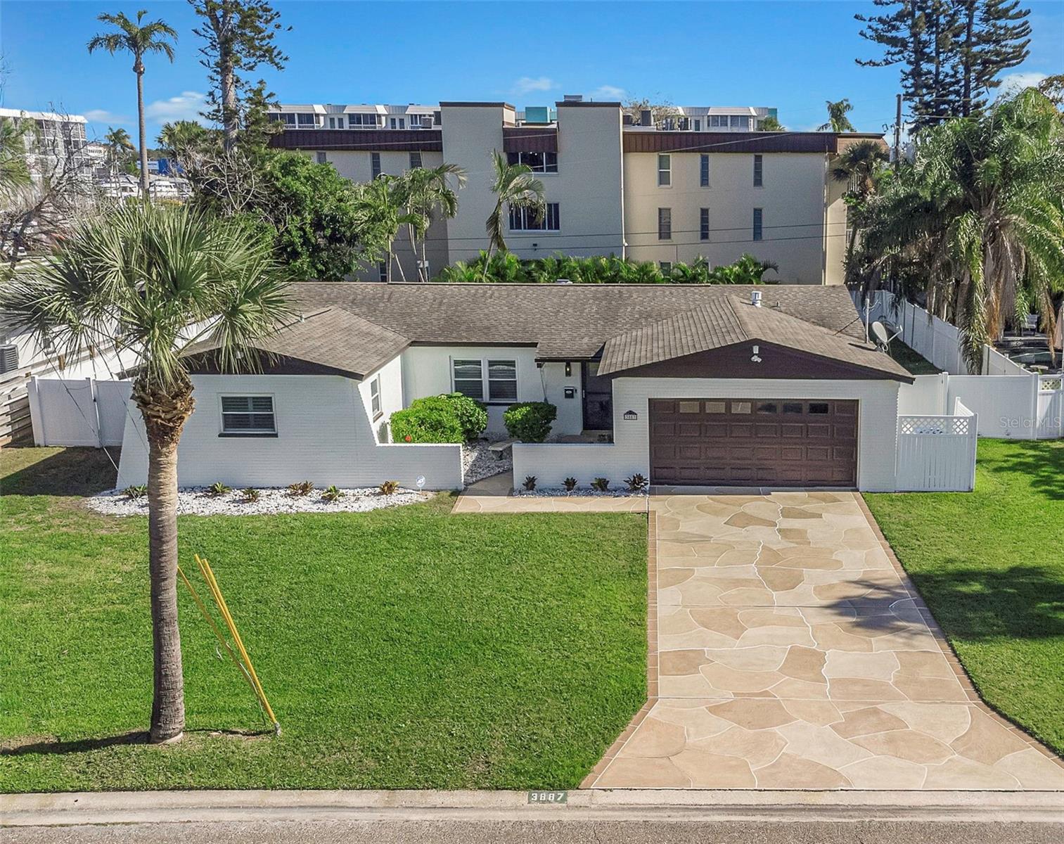 Image 4 of 90 For 3887 50th Avenue S