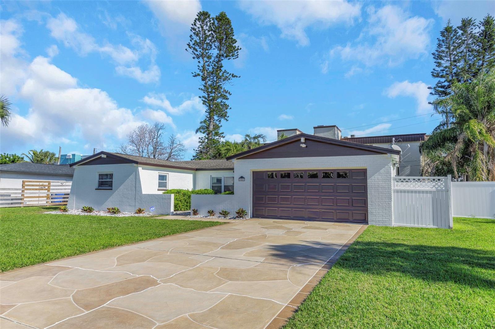 Image 5 of 90 For 3887 50th Avenue S