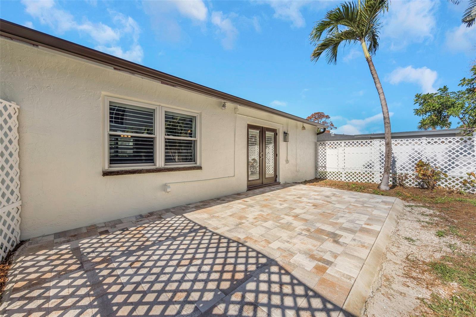 Image 51 of 90 For 3887 50th Avenue S