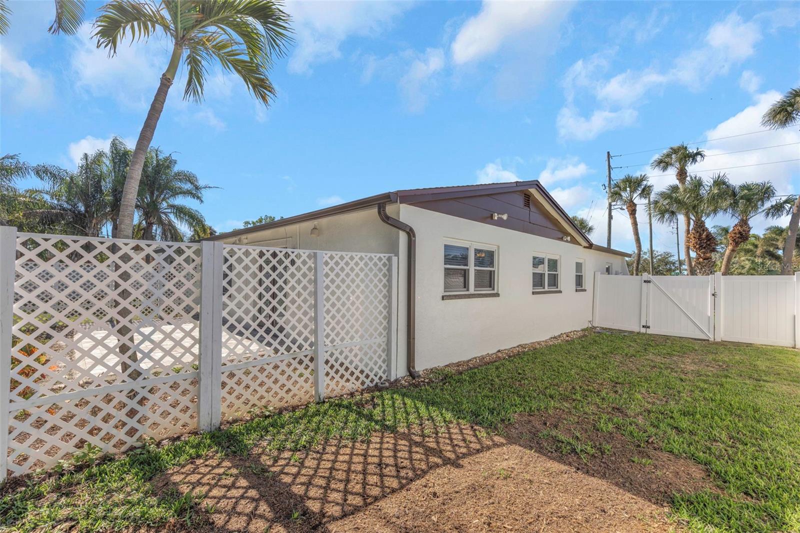 Image 55 of 90 For 3887 50th Avenue S