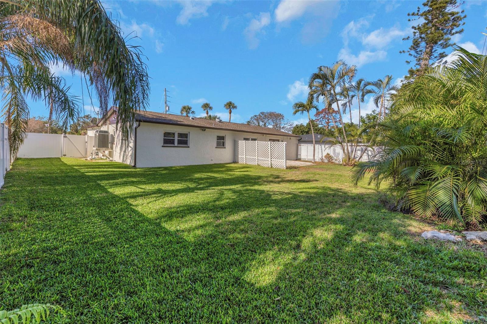 Image 58 of 90 For 3887 50th Avenue S