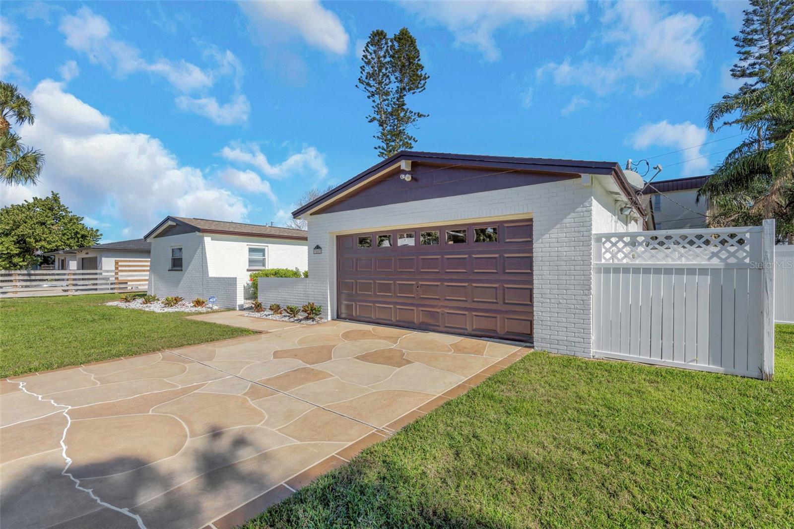 Image 65 of 90 For 3887 50th Avenue S