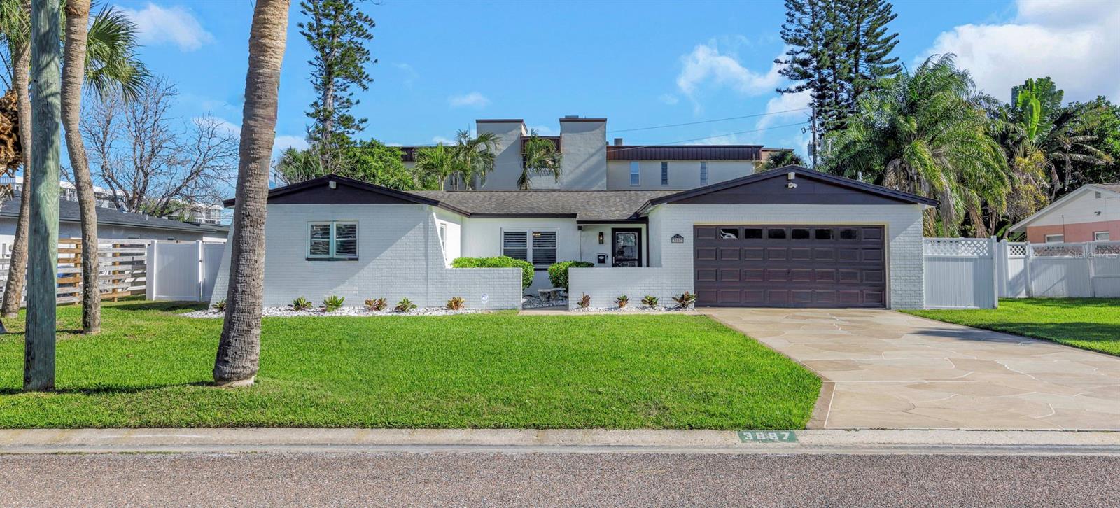 Image 7 of 90 For 3887 50th Avenue S